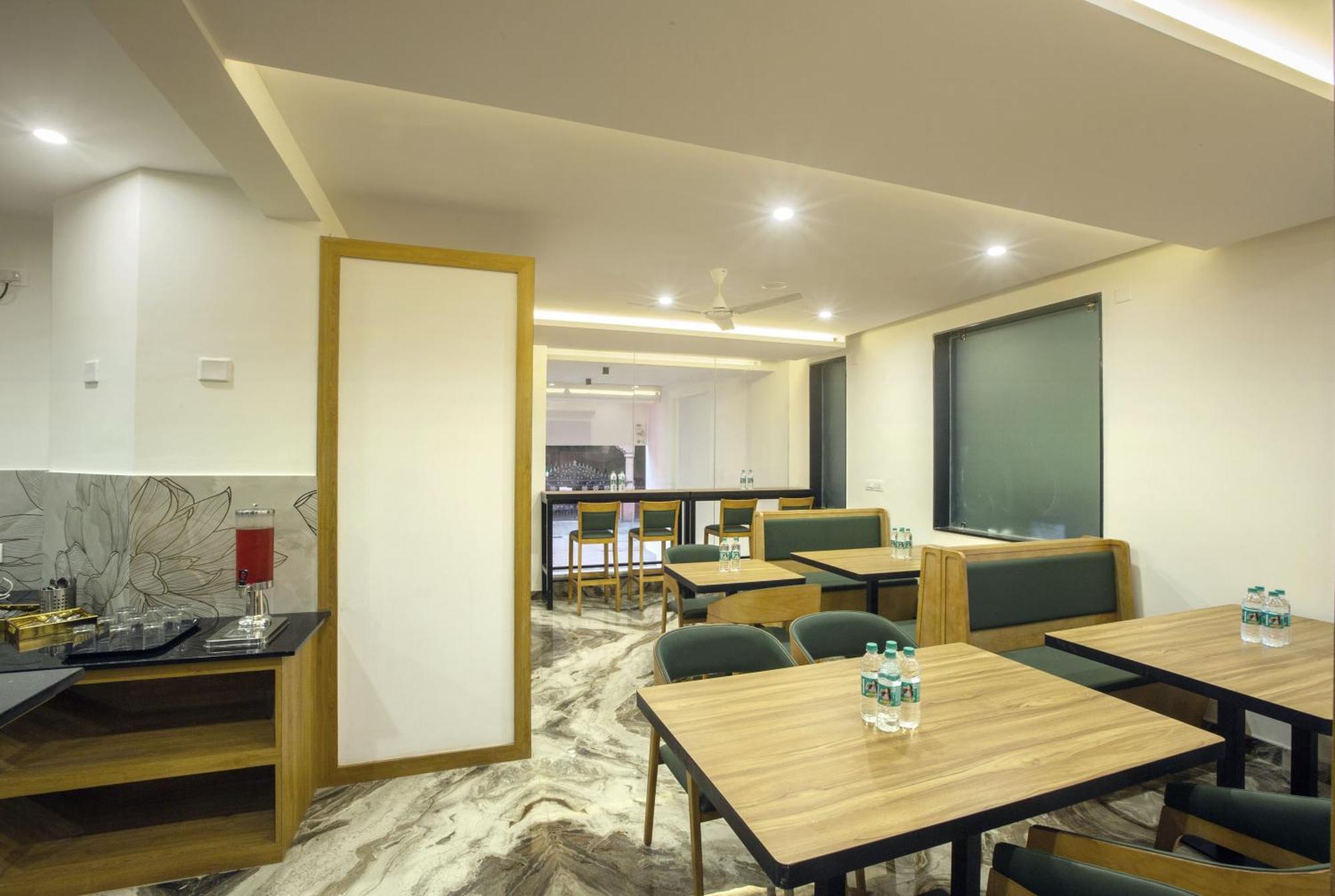 Hotel Sterling Plaza- Bangalore International Airport Dod Jala Eksteriør billede